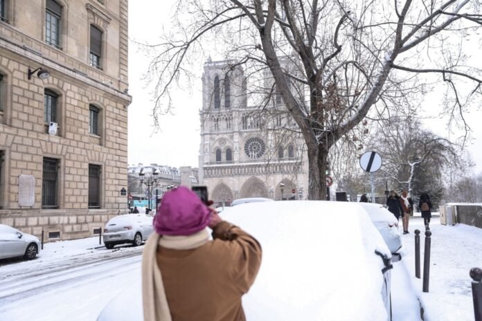 Paryžiaus Dievo Motinos katedra / EPA nuotr.