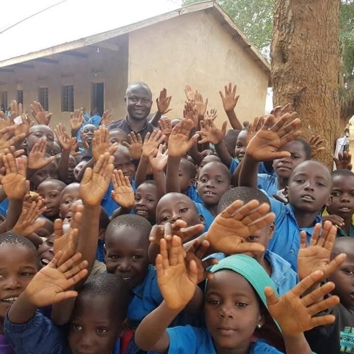 Katalikų kunigas Deusdedit Ssekabira / Soc. tinklų nuotr.