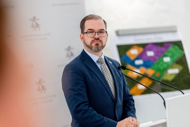 Robertas Kaunas: Donaldas Trumpas naudoja kietą derybinę taktiką