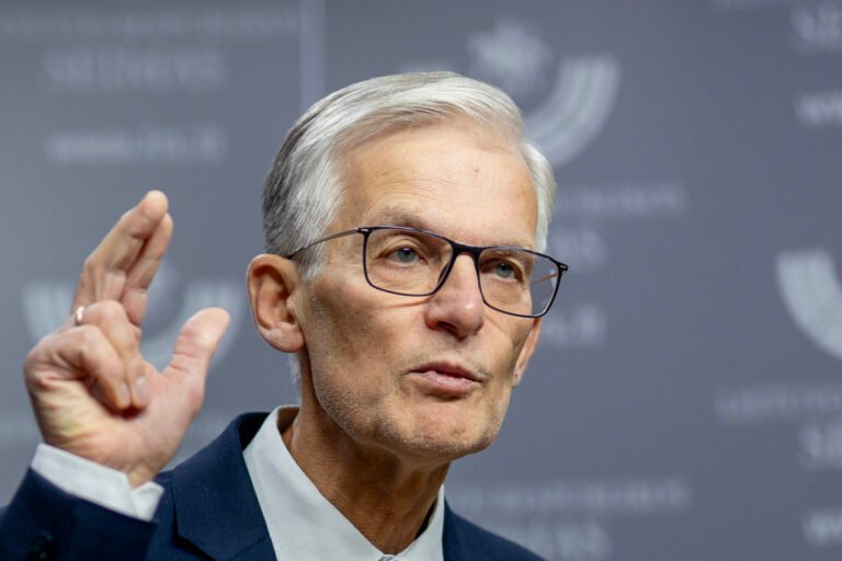 Gintaras Rimkus. Dievo pirštas, Konstitucijos „dvasios“ ir Julius Sabatauskas