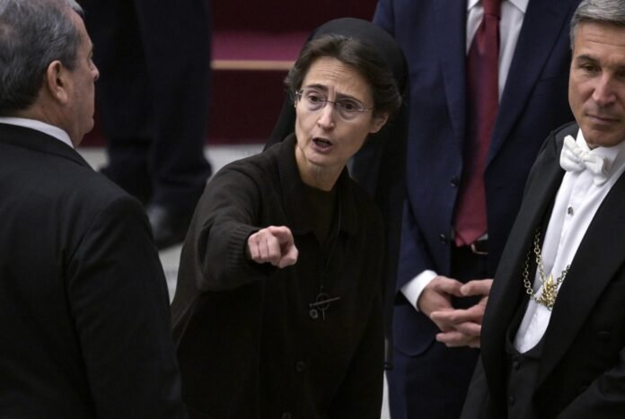 Sesuo Raffaellą Petrini / EPA nuotr.