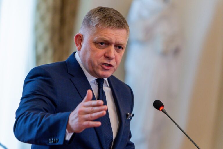 Robertas Fico: Slovakija nutrauks elektros energijos tiekimą Ukrainai