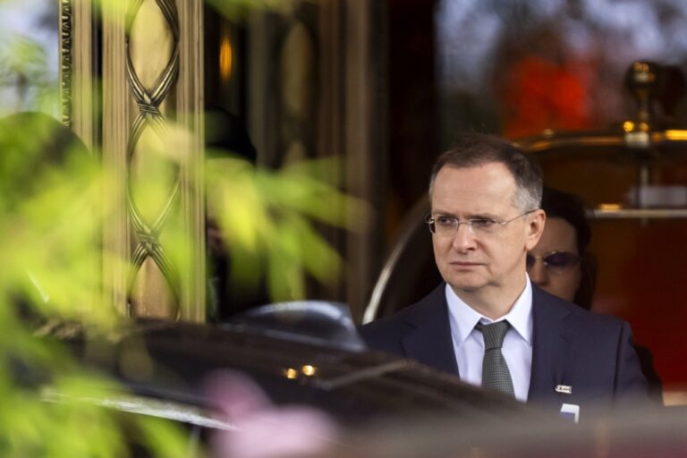 Rusijos, Ukrainos ir JAV taikos derybos toliau bus tęsiamos