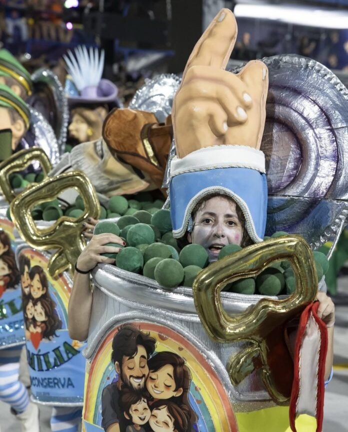 Parado pasirodymas „Neokonservatoriai konservų skardinėje“ / Soc. tinklų nuotr.