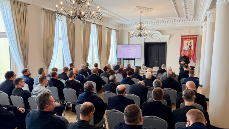 Kauno kunigų konferencijoje – apie asmens tapatumo iššūkius