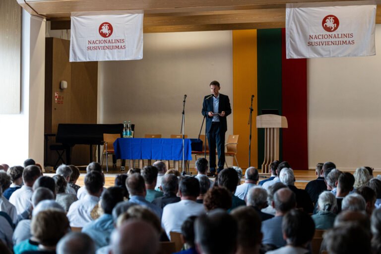 Partijų reitingai – krito demokratų, kilo liberalų ir Nacionalinio susivienijimo populiarumas