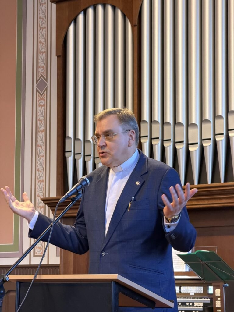 Klaipėdos universitete vyko kunigo A. Ramono monografijos pristatymas