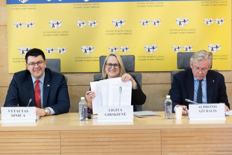 Seime bręsta referendumo idėja: siūloma atsiklausti piliečių dėl šeimos sampratos