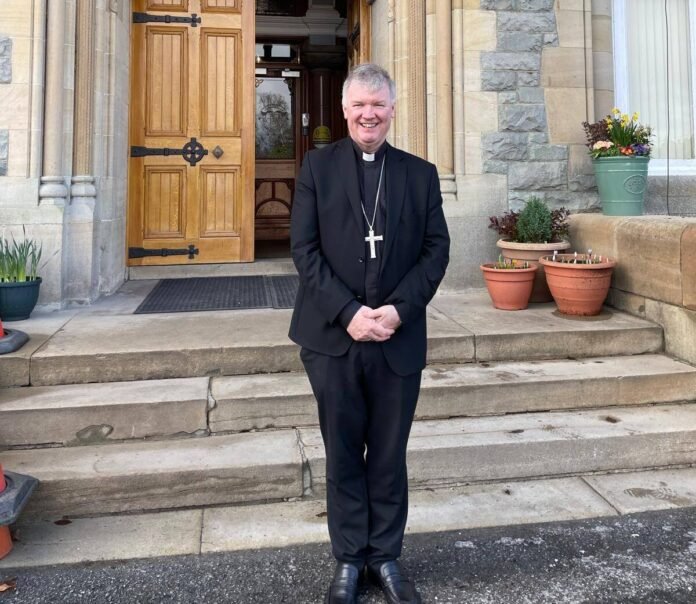 Airijos vyskupas Niallas Collas / Soc. tinklų nuotr.