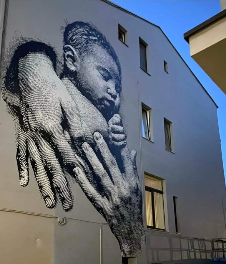 Šeimos stoja ginti Kauno Krikščioniškųjų gimdymo namų