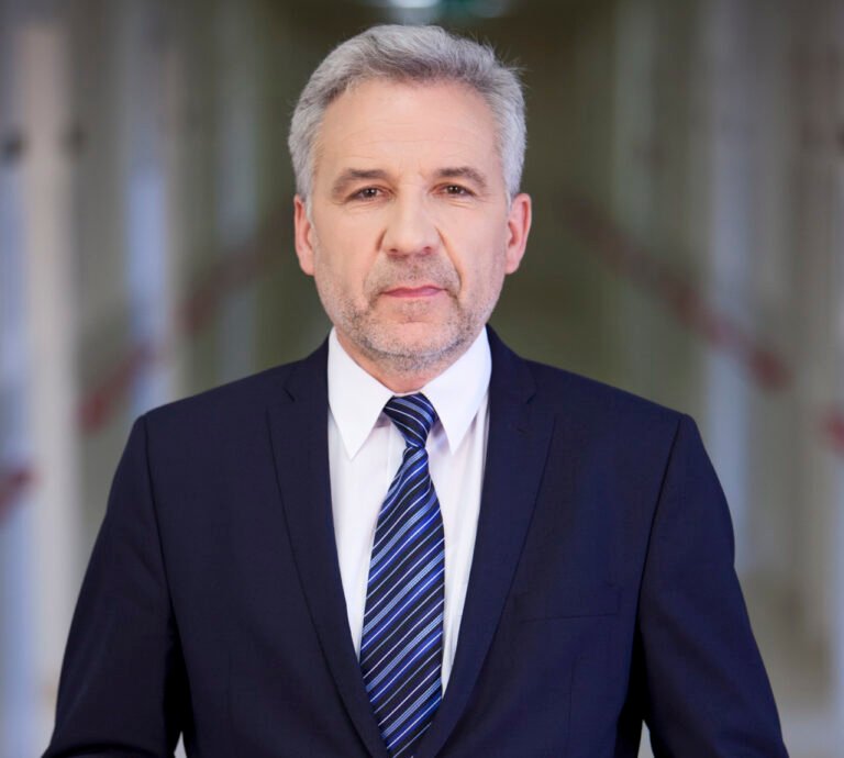 Krikščioniškų gimdymo namų vadovas: įrangą ir baldus galima pervežti, o kaip su idėjomis?