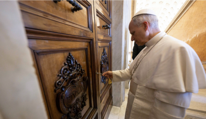 Popiežius gegužę aplankė būsimus apartamentus / „Vatican Media“ nuotr.