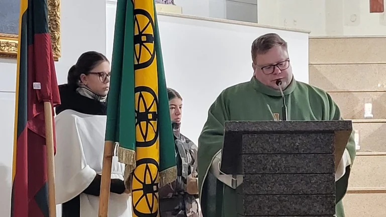 Telšių vyskupija aiškinsis, ar Nemakščių klebono Kazio Žutauto elgesys yra deramas kunigui