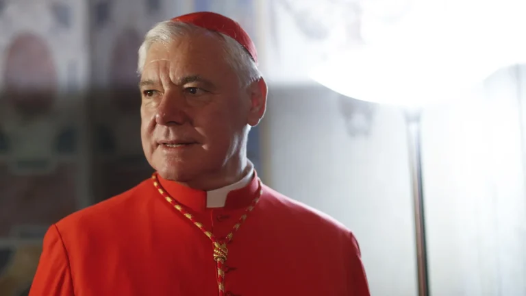 Žymus kardinolas griežtai kritikuoja masinę migraciją ir gina tautų teises
