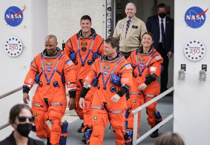 Astronautai „Artemis II“ misijoje / EPA nuotr.