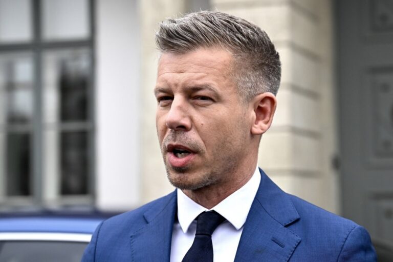 Vengrijos rinkimų laimėtojai sieks perimti nacionalinio transliuotojo kontrolę