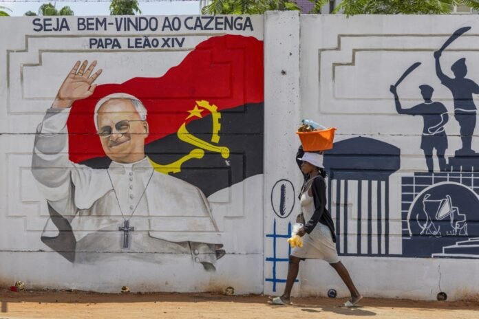 Popiežiaus atvaizdas Angoloje / EPA nuotr.