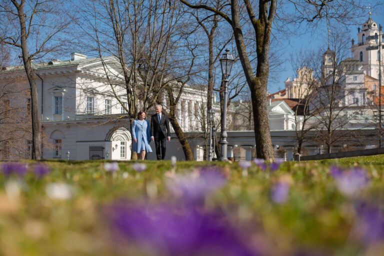 Valstybės lyderiai sveikina su šv. Velykomis