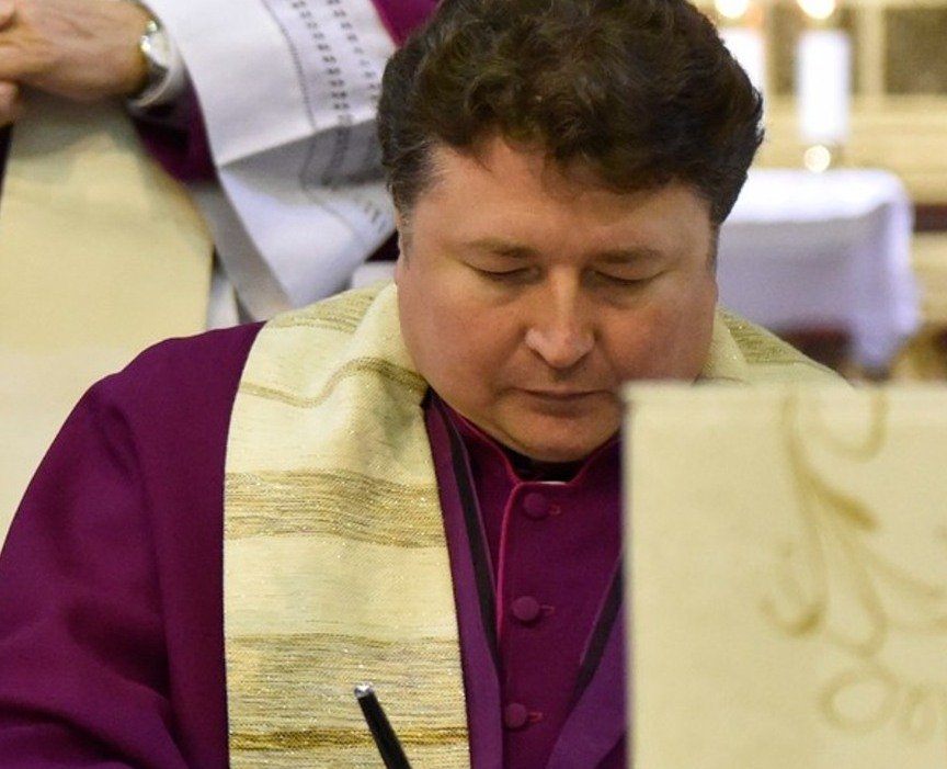 Monsinjoras Karelas Orlita / Ekranvaizdis