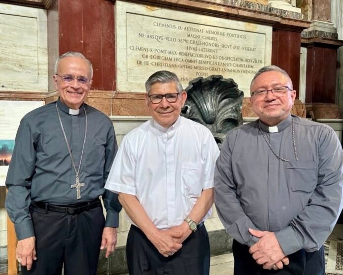 Silvio Jose Baezas, Carlosas E. Herrera ir Isidoro Mora (dešinėje) / Soc. tinklų nuotr.