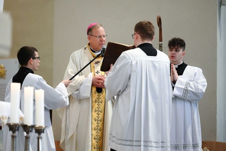 Vilniaus arkivyskupas metropolitas Gintaras Grušas.  Bažnyčia auga ne tik per struktūras, bet ir per širdis