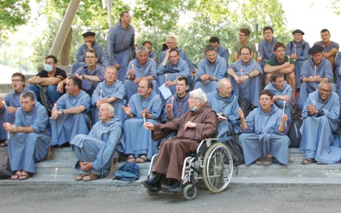 Pranciškonų kunigas J.-C. Chupinas / Soc. tinklų nuotr.