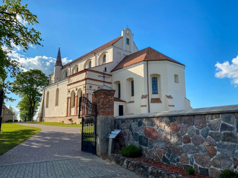 Simno Švč. M. Marijos Ėmimo į dangų bažnyčioje per restauracija aptikti nežinomi tapybos fragmentai