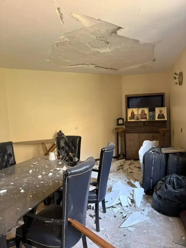 Smūgio banga Teherane apgadino Rusijos stačiatikių cerkvę