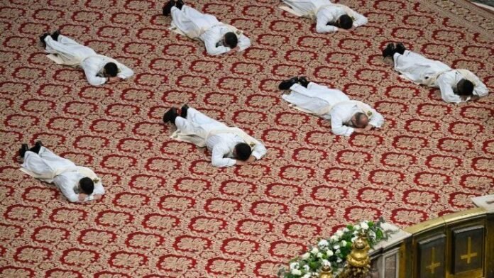 Kunigai / Vatican Media nuot.