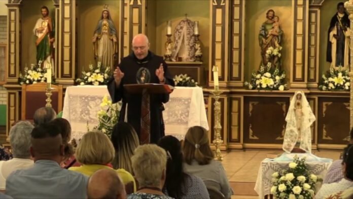 Kunigas Carlosas Spahna / Ekranvaizdis