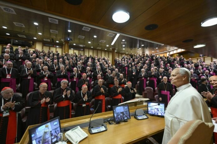 Popiežius su vyskupai / EPA nuotr.
