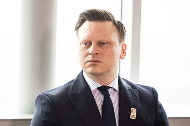 Valdas Benkunskas organizuoja akciją prie VRM