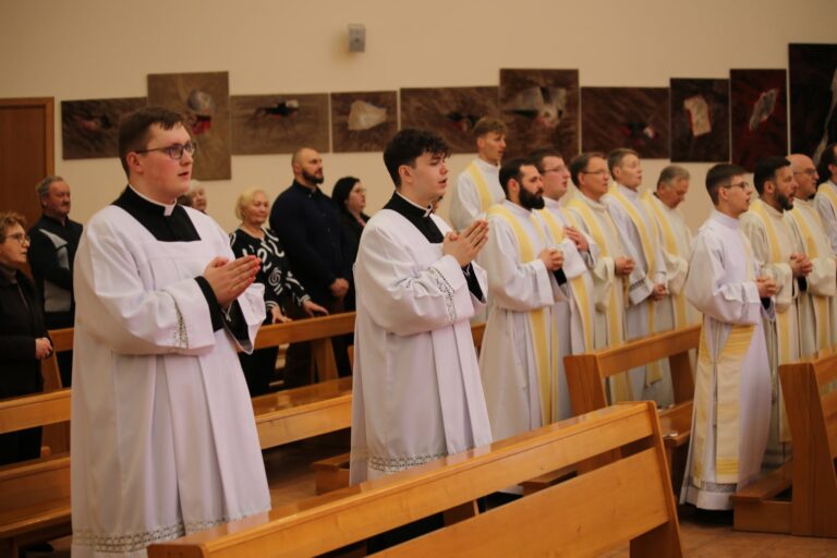 Kunigų seminarijos skelbia informaciją norintiems pas juos stoti