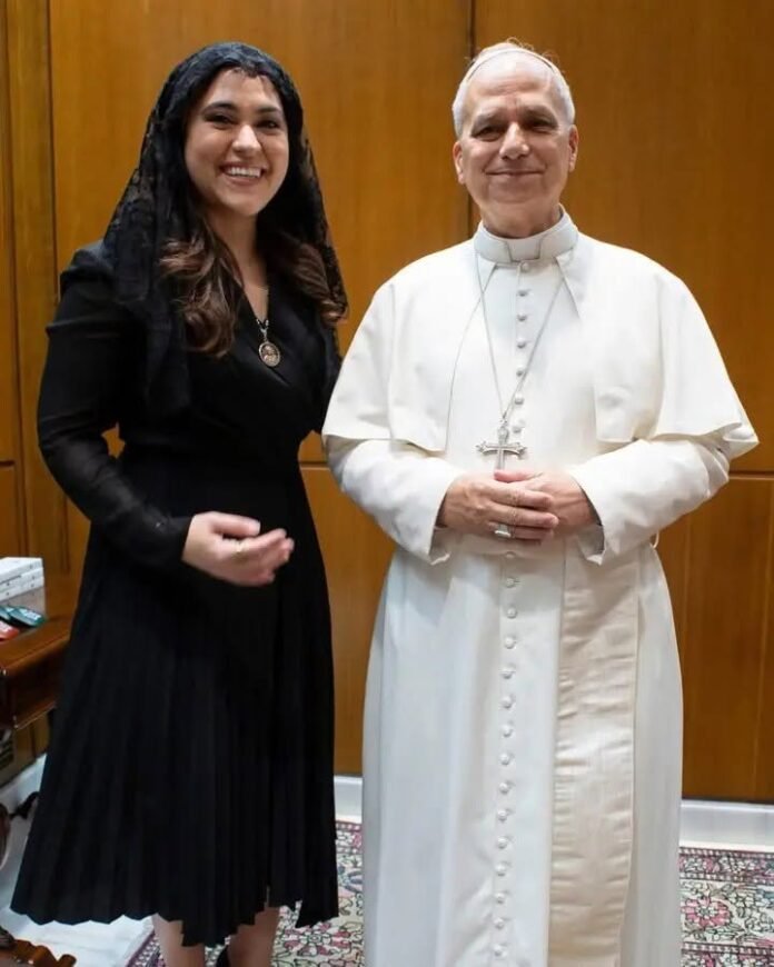 Maria Montserrat Alvarado ir popiežius Leonas XIV / Soc. tinklų nuotr.