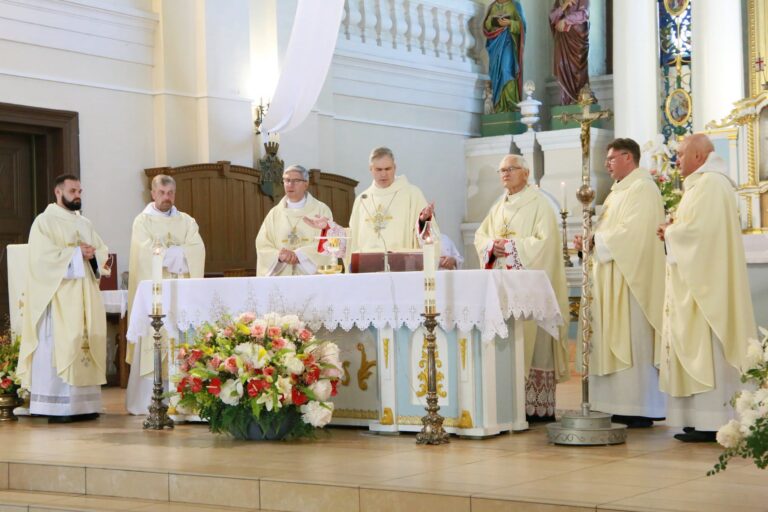 Biržuose iškilmingai paminėtas Panevėžio vyskupijos šimtmetis