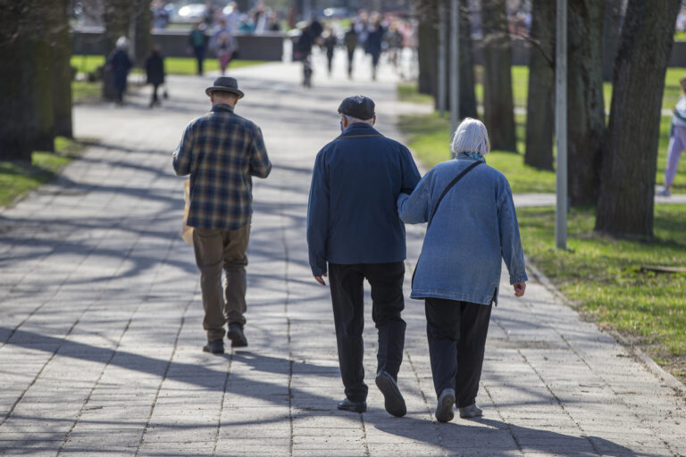 Valdantieji ieško pinigų pensijų indeksavimui