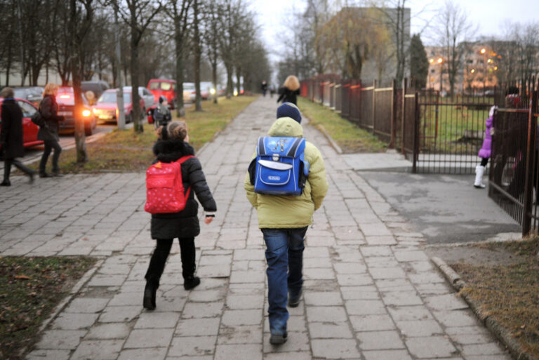 Vyriausybė padidino lėšas lietuvių kalbos pamokoms tautinių mažumų mokyklose