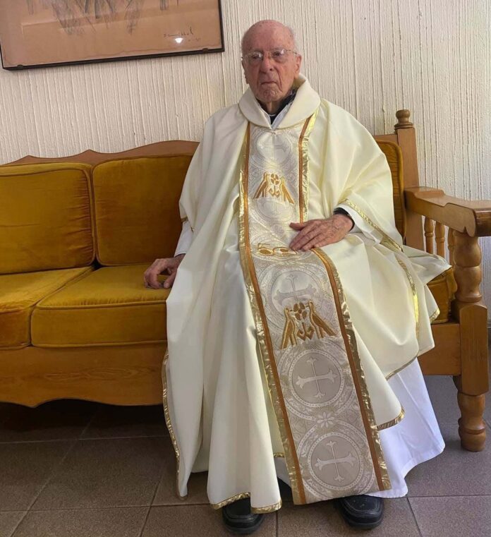 Vyriausias pasaulio vyskupas Meksikos Lasaro Kardenaso vyskupas emeritas Jose de Jesus Sahagunas de la Parra / Soc. tinklų nuotr.