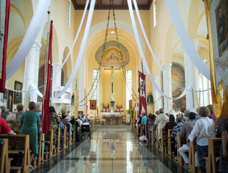 Mažeikių Švč. Jėzaus Širdies bažnyčia paminėjo 90-metį