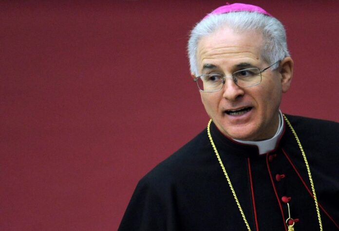 Europos Sąjungos vyskupų konferencijų komisijos (COMECE) pirmininkas vyskupas Mariano Crociata / EPA nuotr.