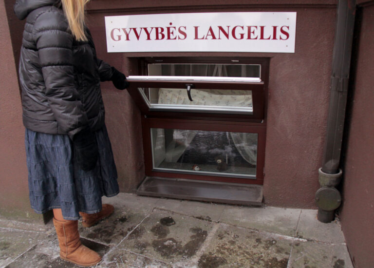 Gyvybės langelyje Kaišiadorių ligoninėje palikta naujagimė