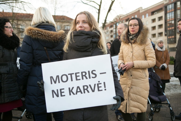 Seimo Sveikatos reikalų komitetas pritarė konservatyvesnėms Pagalbinio apvaisinimo įstatymo pataisoms