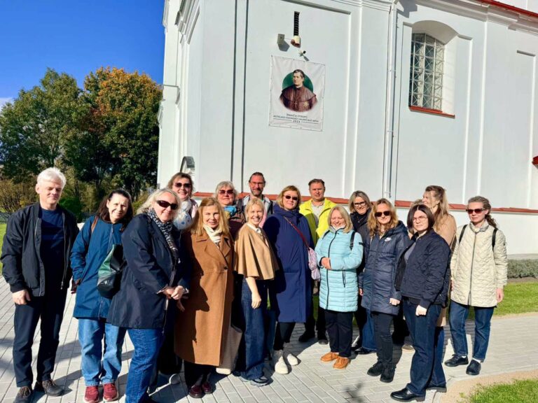 Klaipėdos tikybos mokytojai Telšiuose aptarė Bažnyčios iššūkius ir prisiminė vyskupo Motiejaus Valančiaus palikimą